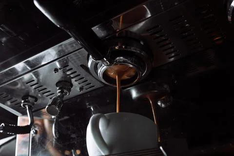 Preparation of espresso. Foto stock