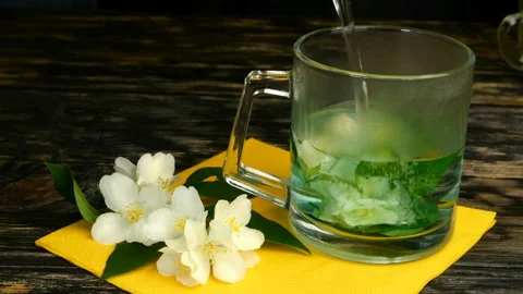 Preparation jasmine tea. Vídeo Stock 131958420