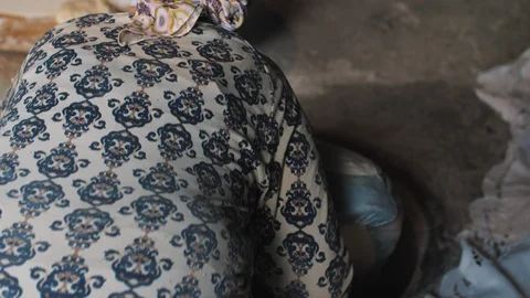 Preparation of Lavash Bread in Traditional Backery, Armenia 1 Видео 93586571