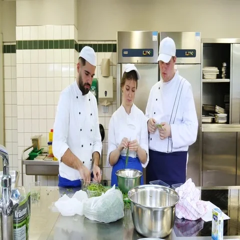 Preparation for lunch in a commercial kitchen. Video stock 69489031