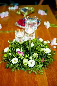Preparation for a master class in floristry. Table decor elements (wreath of  Foto stock