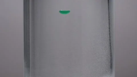 Preparation of mint capsules. Vídeos de archivo 133883047