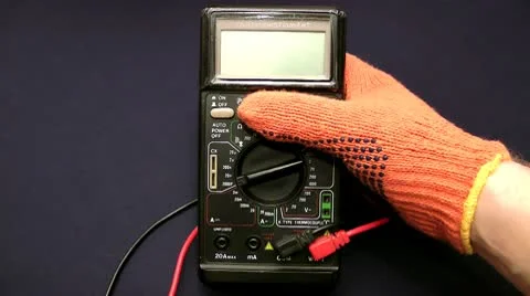Preparation of a multimeter for check of condensers Видео 10578368
