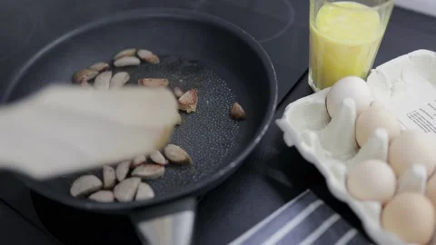 Preparation of an omelette for breakfast. Stock-Footage 148929839