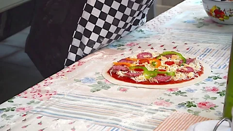 Preparation of pizza 库存影片 84259532