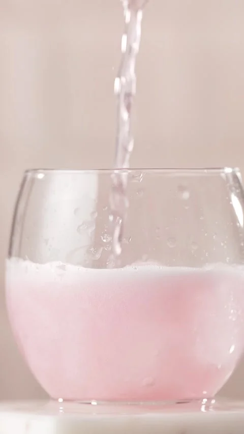 Preparation of refreshing berry lemonade Stock Footage 311004140