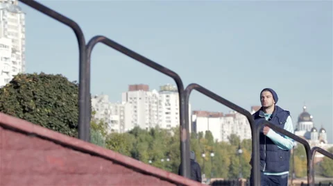 Preparation for running workout 動画素材 56117015