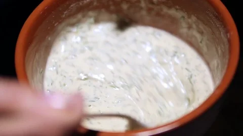 Preparation of sauce for steak 動画素材 81320634