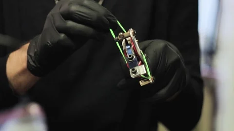 Preparation of tattoo machines for work 動画素材 74616830