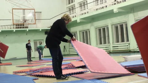 Preparations for the competition: the installation of the mat tatami Video stock 57377128