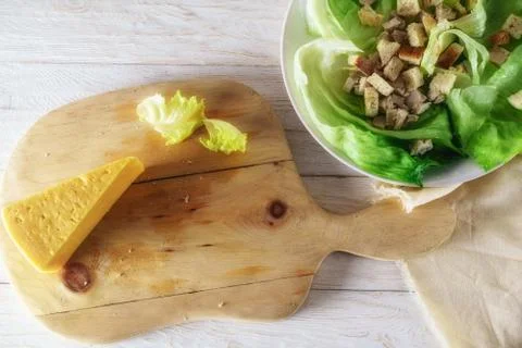 Prepare Caesar salad Stockfoto's