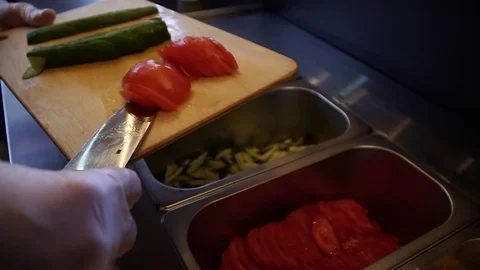Prepare shawarma, cut the shred vegetables for shawarma Видео 83975158