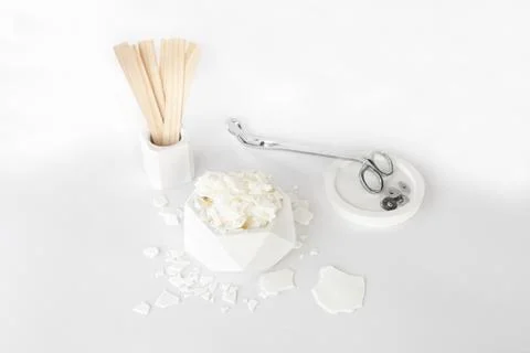 Prepared material and tool for making aroma candles Foto stock