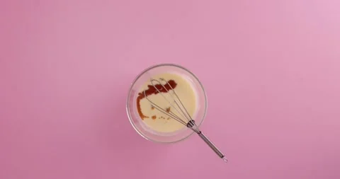 Preparing and serving a cheesecake Stock Footage 133821082