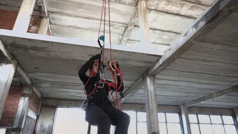 Preparing to ascend closeup Stock Footage 76316119