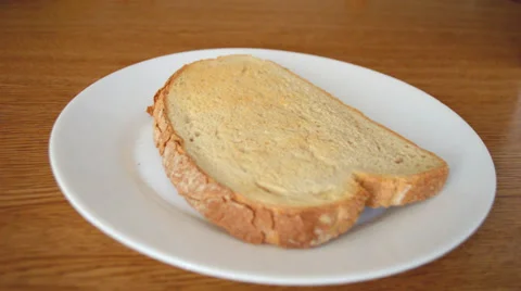 Preparing a bread toast with olive oil Vidéo 37819018