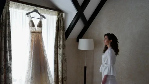 Preparing the bride for the wedding ceremony. Gathering the bride. Stock Footage 167239815