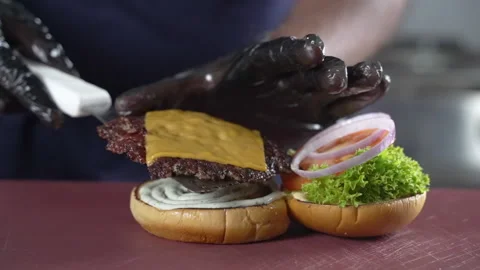 Preparing a burger Stock-Footage 170613268