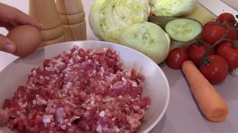 Preparing burgers Stock Footage 46741894