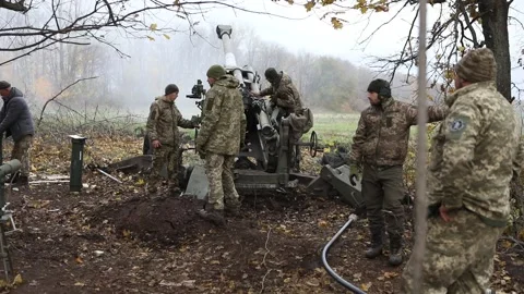 Preparing cannon to fire, Russian invasion to Ukraine, Bakhmut 2022 and 2023 Видео 230663710