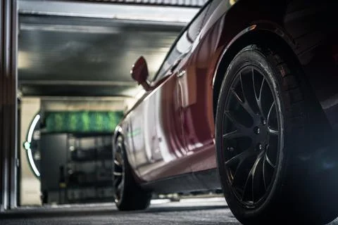 Preparing Car For Automatic Car Wash Foto stock
