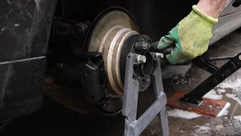 Preparing the car for the installation Vídeo Stock 237074126