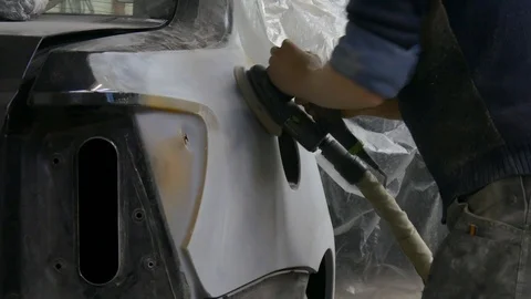 Preparing the car for painting the train machine Video stock 93205034