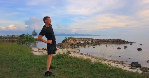 Preparing  for cardio workout Stock Footage 89256589