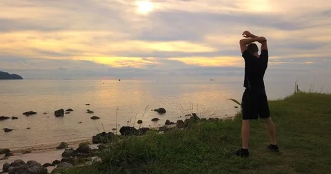 Preparing  for cardio workout Video stock 89281723