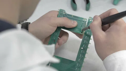 Preparing the chip for work Video stock 106188231