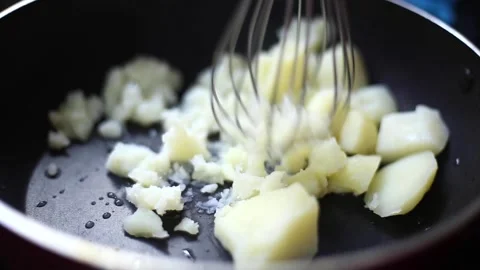 Preparing classic smashed potato Stock Footage 143593715