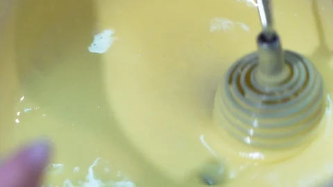 Preparing a close-up dessert. Sugar glaze to decorate the pie Video stock 128950306
