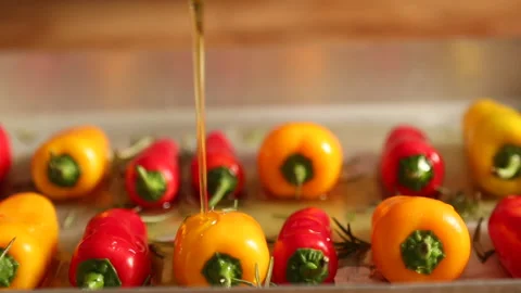 Preparing colored peppers for grilling 動画素材 277767160