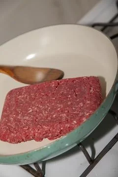 Preparing to Cook Ground Beef Foto stock