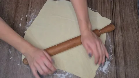 Preparing Dough For Apple Pie Vidéo 171474280