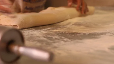 Preparing dough for rolling pin 스톡 동영상 130086711