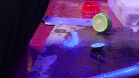 Preparing drinks with dry ice 스톡 동영상 326335188