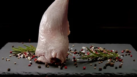 Preparing the duck for cooking, shooting video from hands Vídeos de archivo 327572162