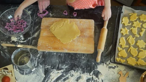 Preparing Easter Cookies in Kitchen Vídeos de archivo 104274526