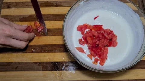 Preparing Garlic Sauce Видео 157396863