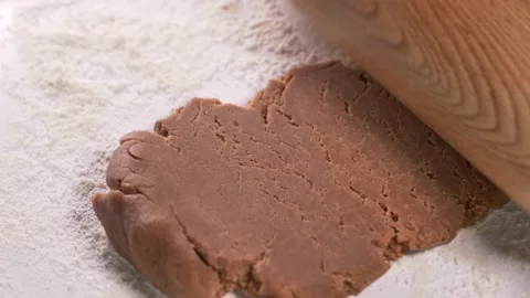 Preparing gingerbread cookies for Haloween. Stock-Footage 138761382