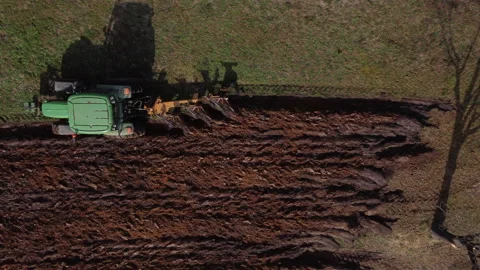 Preparing the land for cultivation Vídeo Stock 149845687