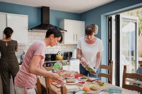 Preparing Lunch in the Kitchen Stockfoto's