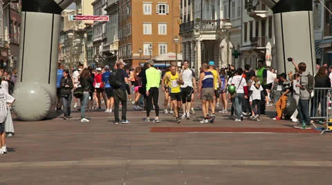 Preparing for marathon race, timelapse Video stock 22800374
