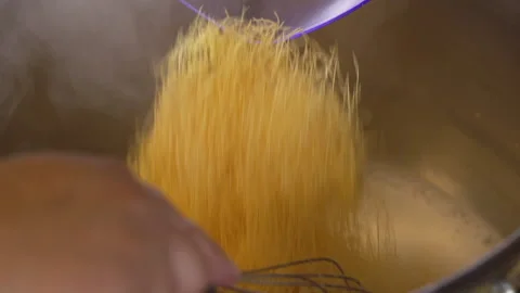 Preparing the meal in the restaurants kitchen Video stock 236994746