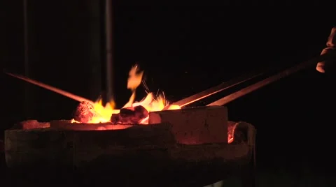 Preparing Melting pot in the night 動画素材 62810081