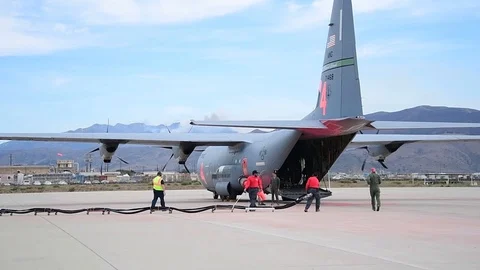 Preparing military cargo plane Stock Footage 102262774