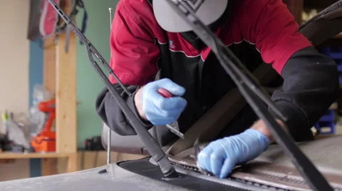 Preparing for new windshield 库存影片 56960225