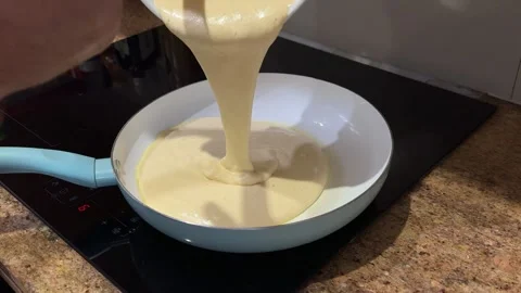 Preparing Omelette: Beating Egg Whites Video stock 280515859