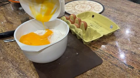 Preparing Omelette: Beating Egg Whites Video stock 280515940